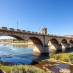 A Római Híd (Puente de Piedra) Zaragoza városban az Ebro folyó felett.