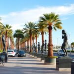 Salvador Dalí szobrok az Avenida del Mar promenádon Marbella városában