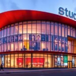 A Studio Bell, Calgary nemzeti zenei központjának látképe.