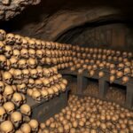 Szent Jakab-templom csontkápolnája Brnóban, kézzel készített koponyák