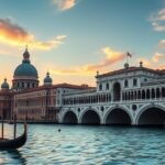Dózse-palota és Sóhajok hídja Velence vízpartján naplementében