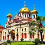 Szent Miklós orosz templom Bari városában, aranykupolákkal és gazdag mozaikokkal.