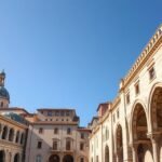 Palermo történelmi épületei a kék égen.