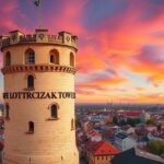 Panoráma a Lotrščak-toronyról Zágráb városára a naplementében.