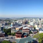 Kilátás a Kiotó-toronyból, városi panoráma Japánban.