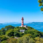 Kamakura tengerpartján található világítótorony Enoshima szigetén.