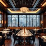 Elegáns étterem belső tere, étkezéshez kész asztalokkal.