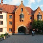 A Lübecki Burgtor és a középkori épületek