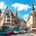 Luxemburg városkép tömegközlekedéssel és gyönyörű épületekkel.