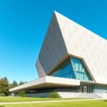 Kunsthalle Bielefeld modern épülete napfényben