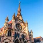 A Szent Lőrinc-templom gótikus építészete Nürnbergben.