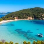 Gyönyörű homokos strand Rab szigetén a Paradicsom-part közelében.