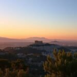 Naplemente a Lükabéttosz-hegyről, lenyűgöző panoráma Athénra