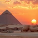 Gízai piramisok és Szfinx naplementében, Kairó, Egyiptom