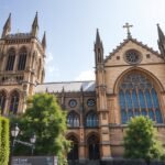 Manchesteri Katedrális gótikus építészete és üvegablakai