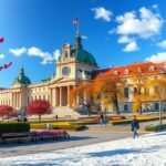 Tavaszi időjárás Bécsben, színes virágokkal és historikus épületek környezetében.