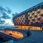 MuCEM múzeum modern építészete Marseille, tengerre néző teraszokkal