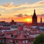 Naplemente Toulouse városának rózsaszín épületei felett