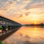 A Sanaga folyó hídja naplementében Bélabó közelében