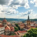 Coimbra városának panorámája a nyári időjárásban