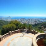 Panoráma a Puerto Vallartában, a Mirador de la Cruz kilátópontnál.