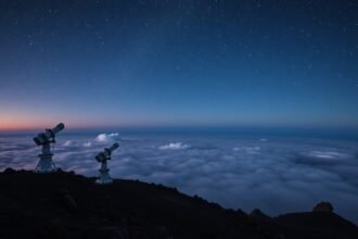 Távcsövek a csillagvizsgáláshoz La Palmán, felhők fölött