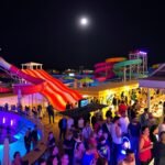 Éjszakai szórakozás és vízi csúszdák Hersonissosban, Krétán.