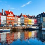 Koppenhága Nyhavn színes házai és csatornái