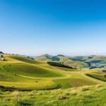 Dombos tájak és tengerparti panoráma Blåkrog közelében