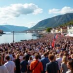 Tömeg résztvevők Arendalban az Arendalsukán, Norvégia