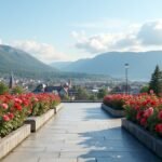 Rózsák és kilátás Molde Városházájának Rózsakertjéből